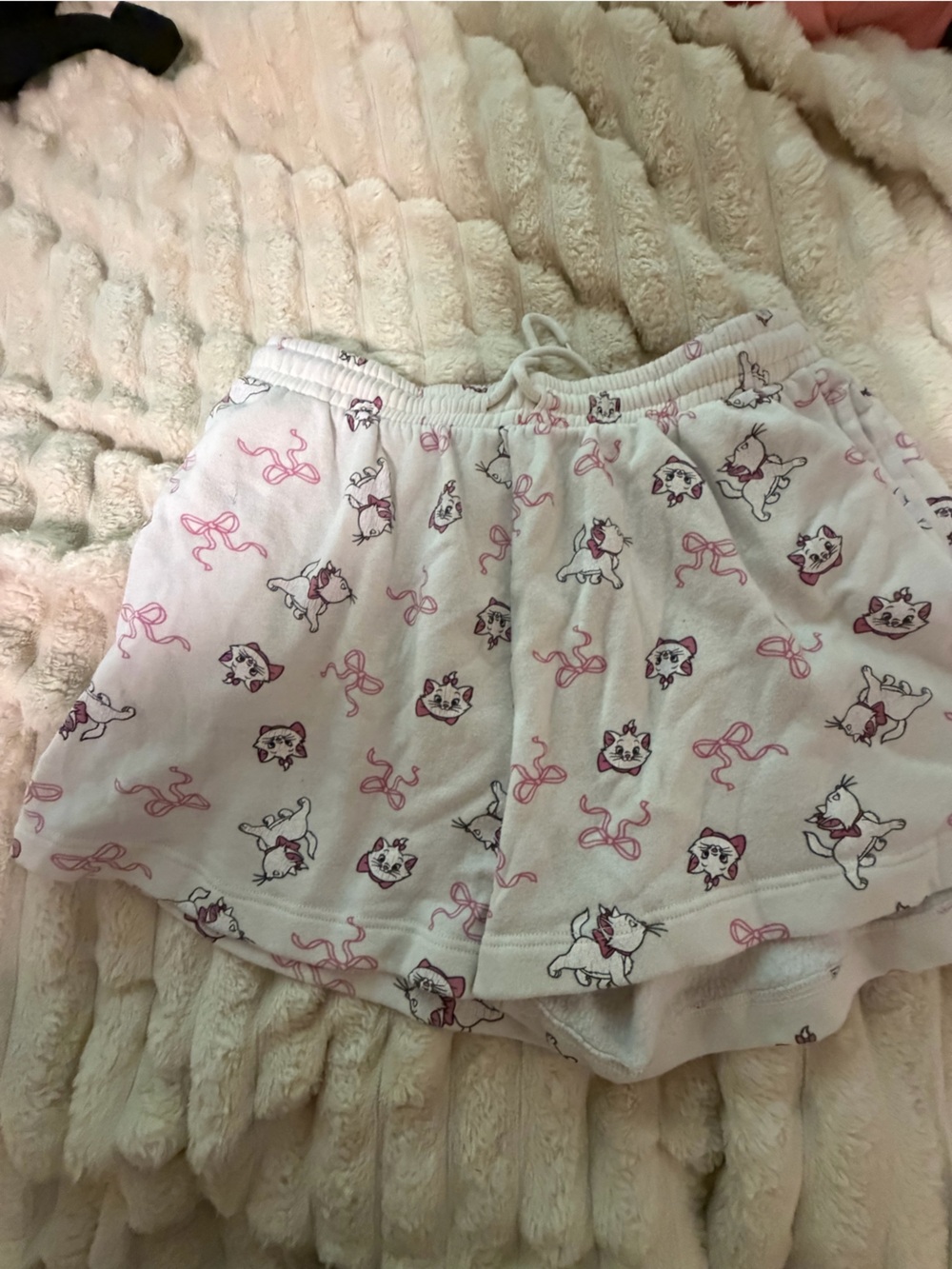 Disney White Cotton Shorts with Pink Cat & Bow Print